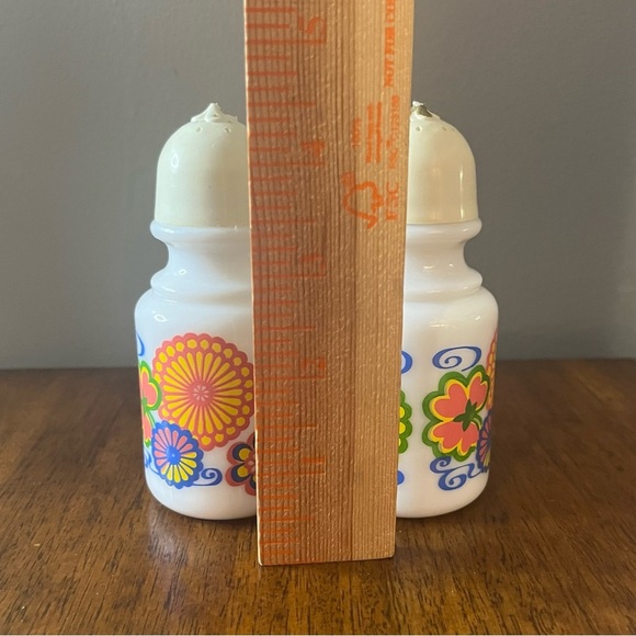 Vintage Avon milk glass Floral Salt and Pepper Shakers. - Picture 6 of 6